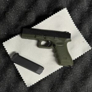 GLOCK 17 / olive - Metal Model (Minuature)