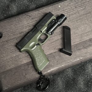 Glock 17 / olive Keychain