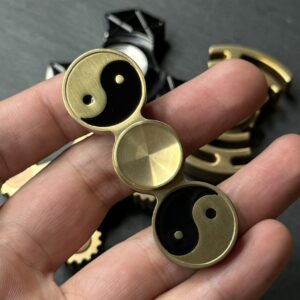 YING YANG SPINNER (STICK LIKE)