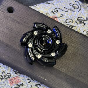 THE BULKY PREMIUM SPINNER / BLACK