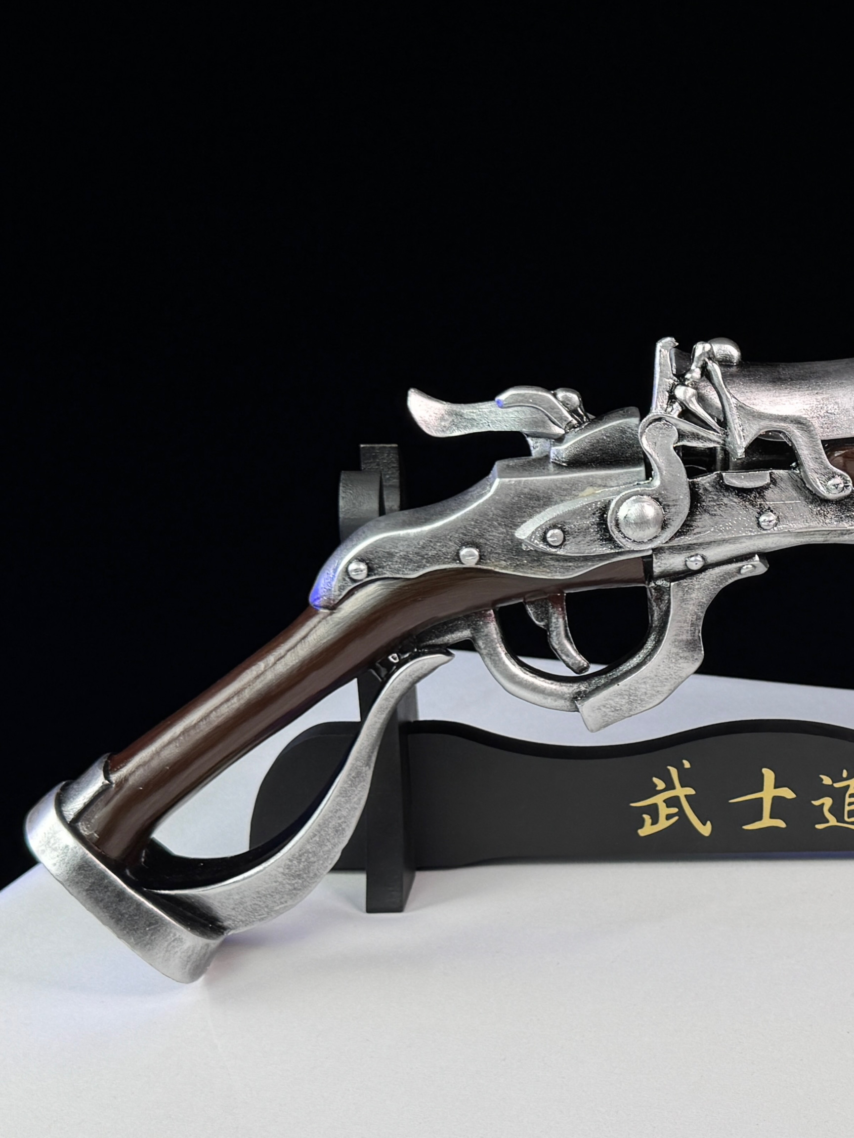 BLOODBORNE HUNTER RESIN GUN - Image 5