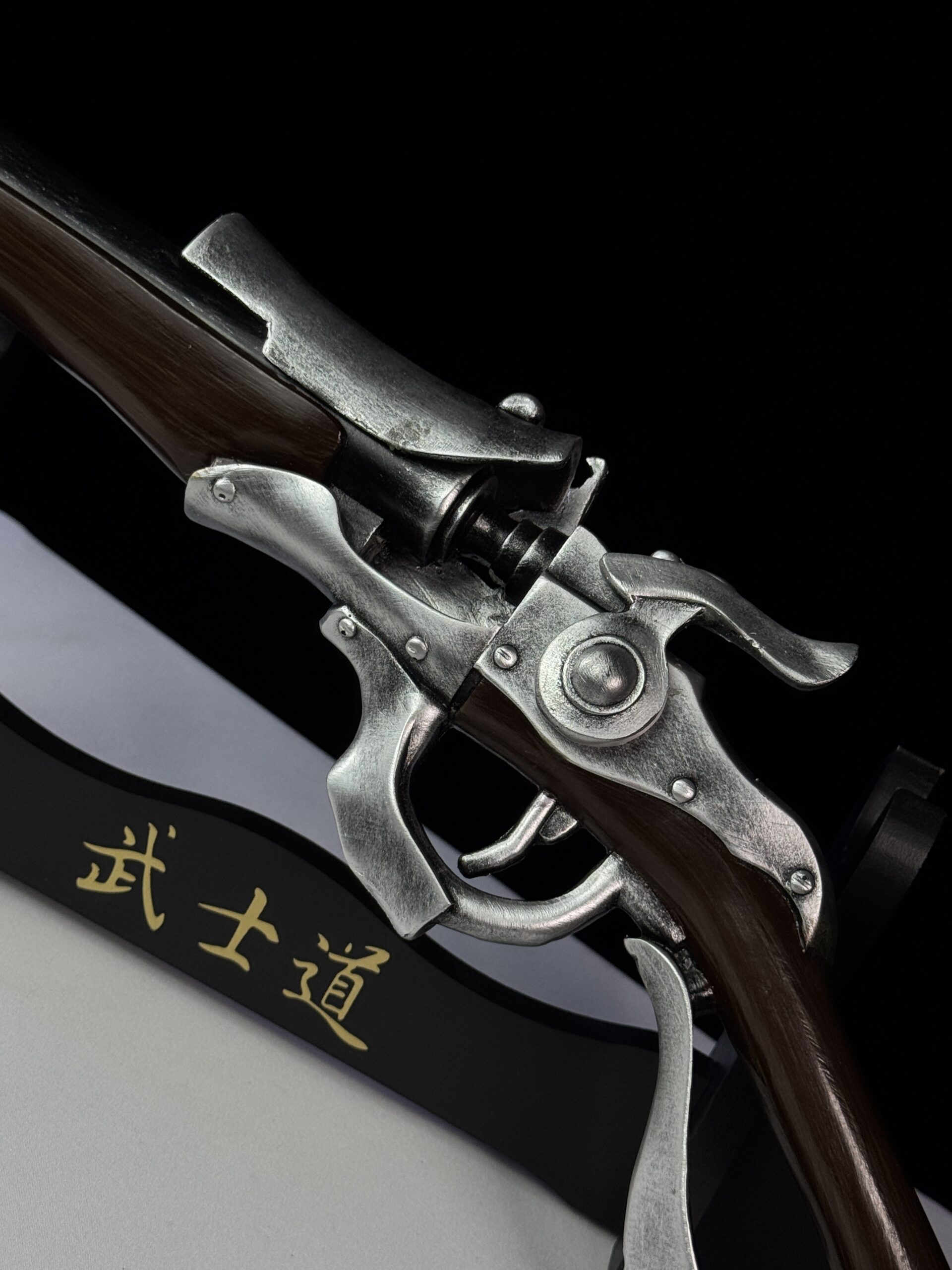 BLOODBORNE HUNTER RESIN GUN - Image 2