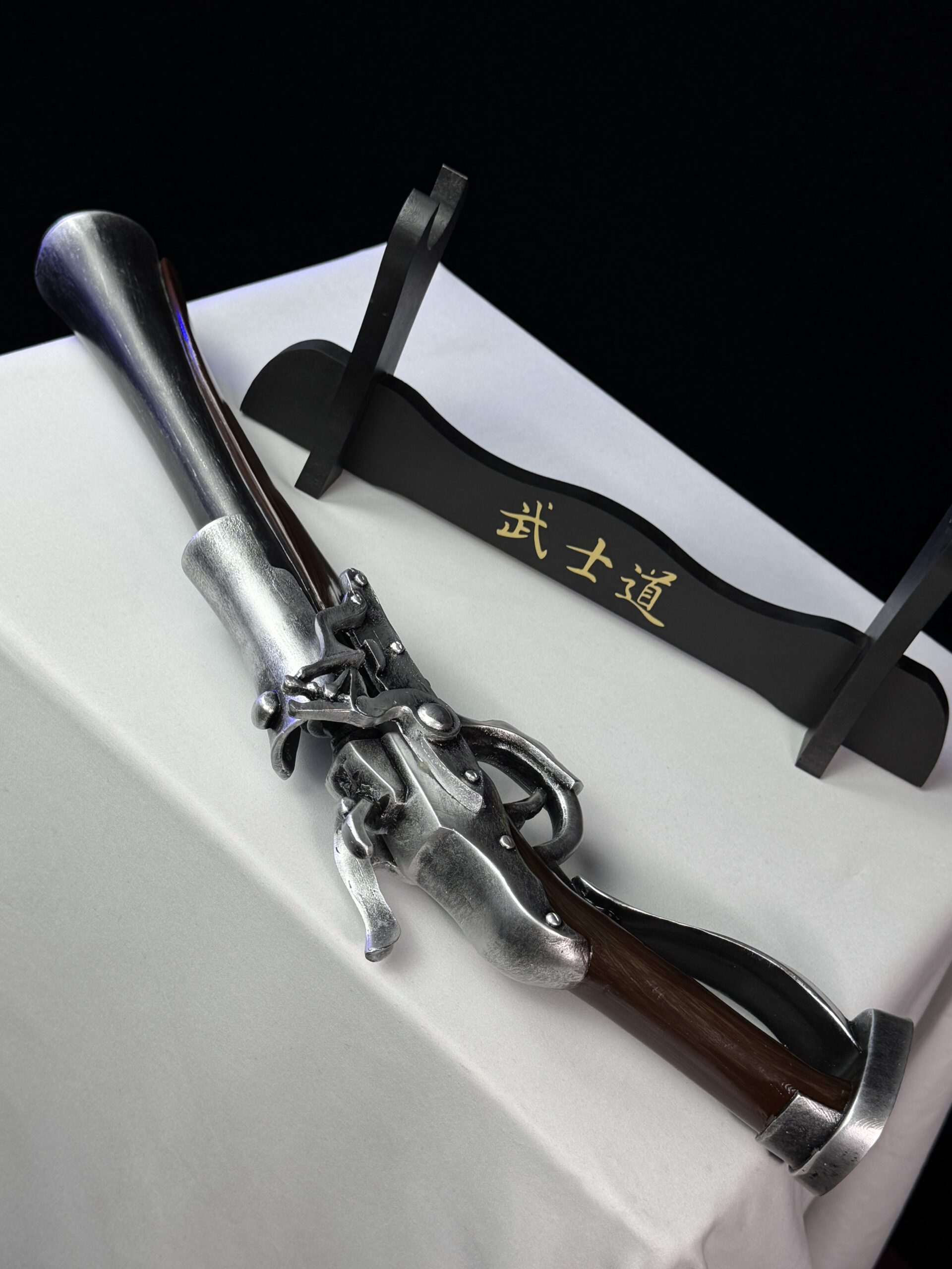 BLOODBORNE HUNTER RESIN GUN - Image 8